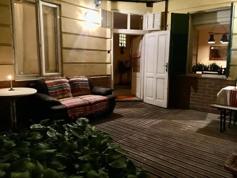 Vintage Studio Apartment, Garden And Free Parking Budapeste Exterior foto